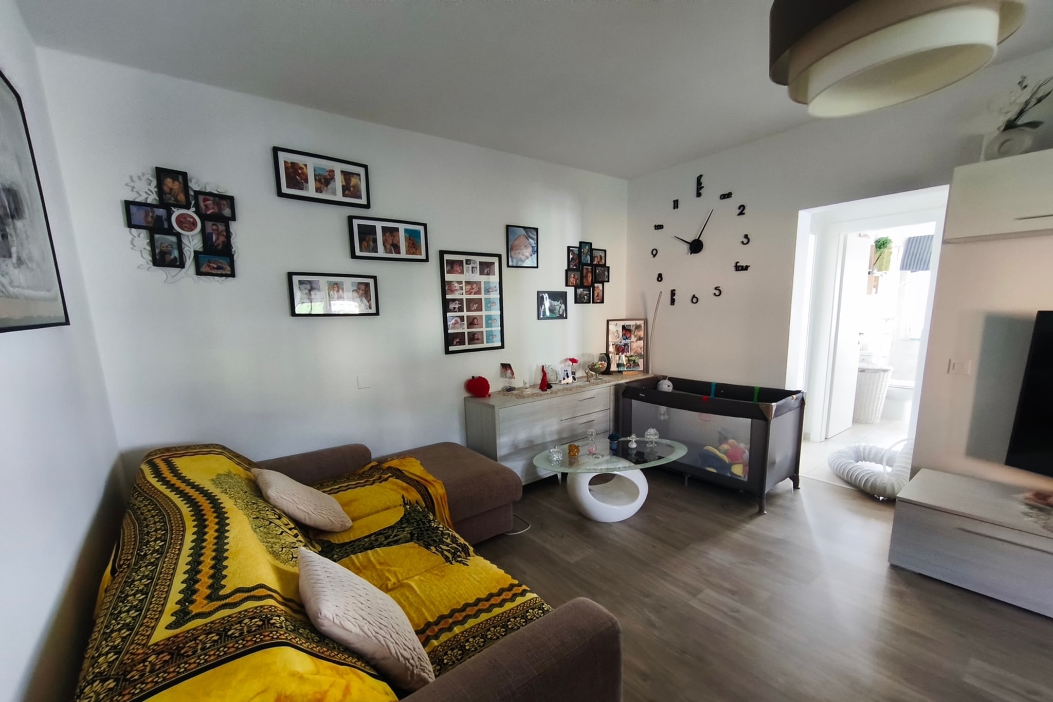 Moderno 3,5 con gradevole terrazzo e immediata disponibilità in piacevole contesto residenziale - Caslano - foto 3