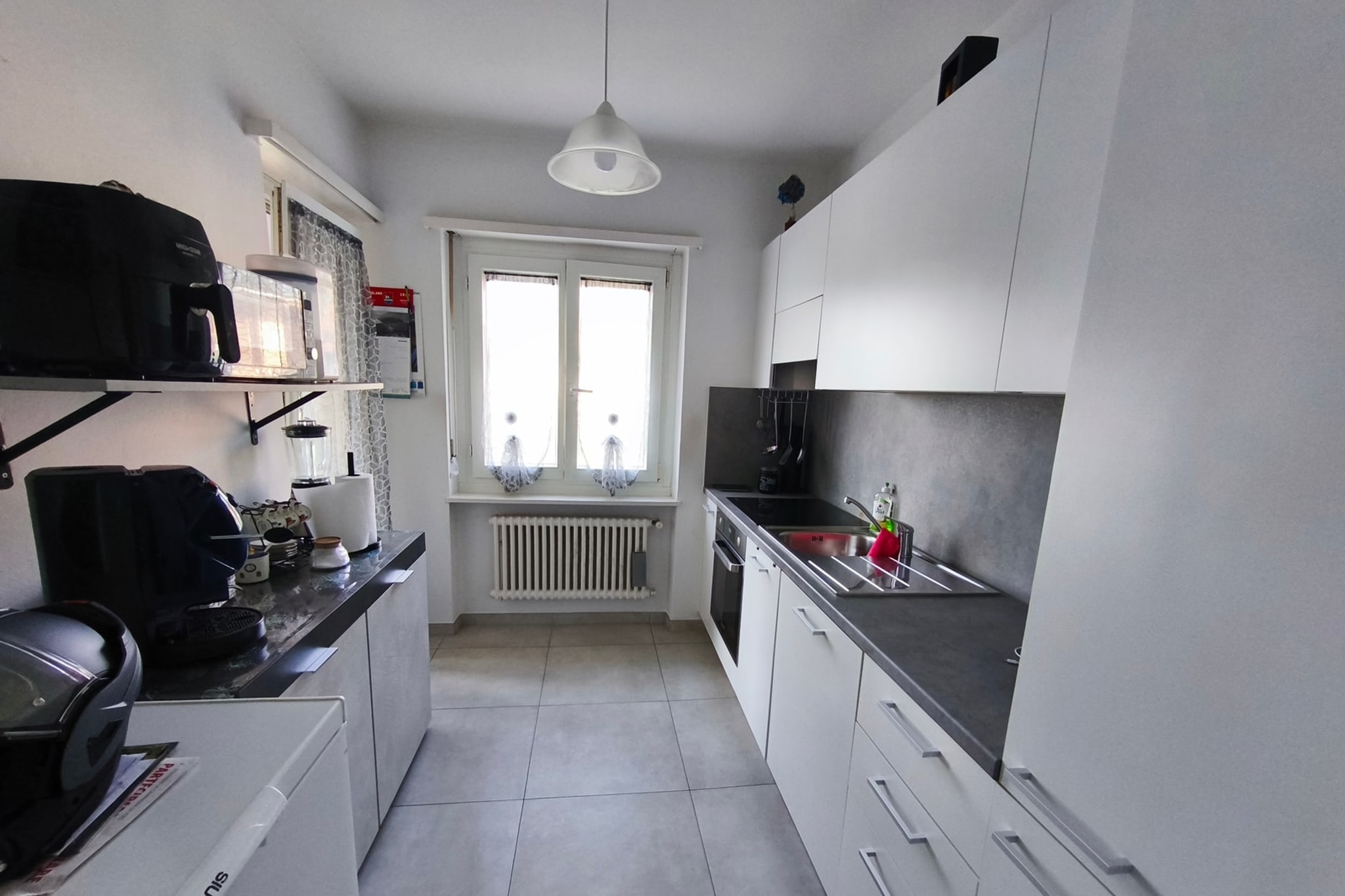 Moderno 3,5 con gradevole terrazzo e immediata disponibilità in piacevole contesto residenziale - Caslano - foto 5