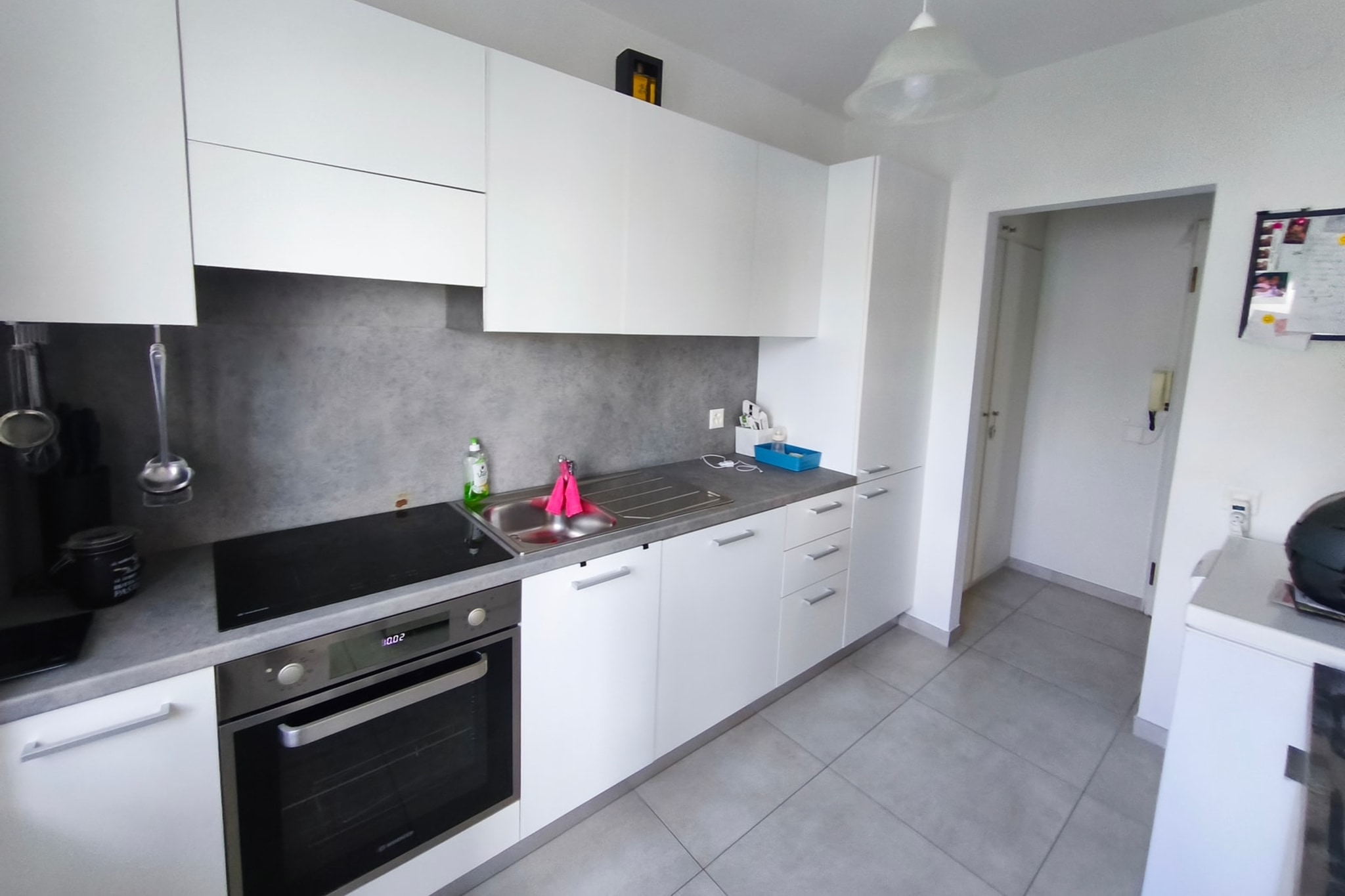 Moderno 3,5 con gradevole terrazzo e immediata disponibilità in piacevole contesto residenziale - Caslano - foto 6