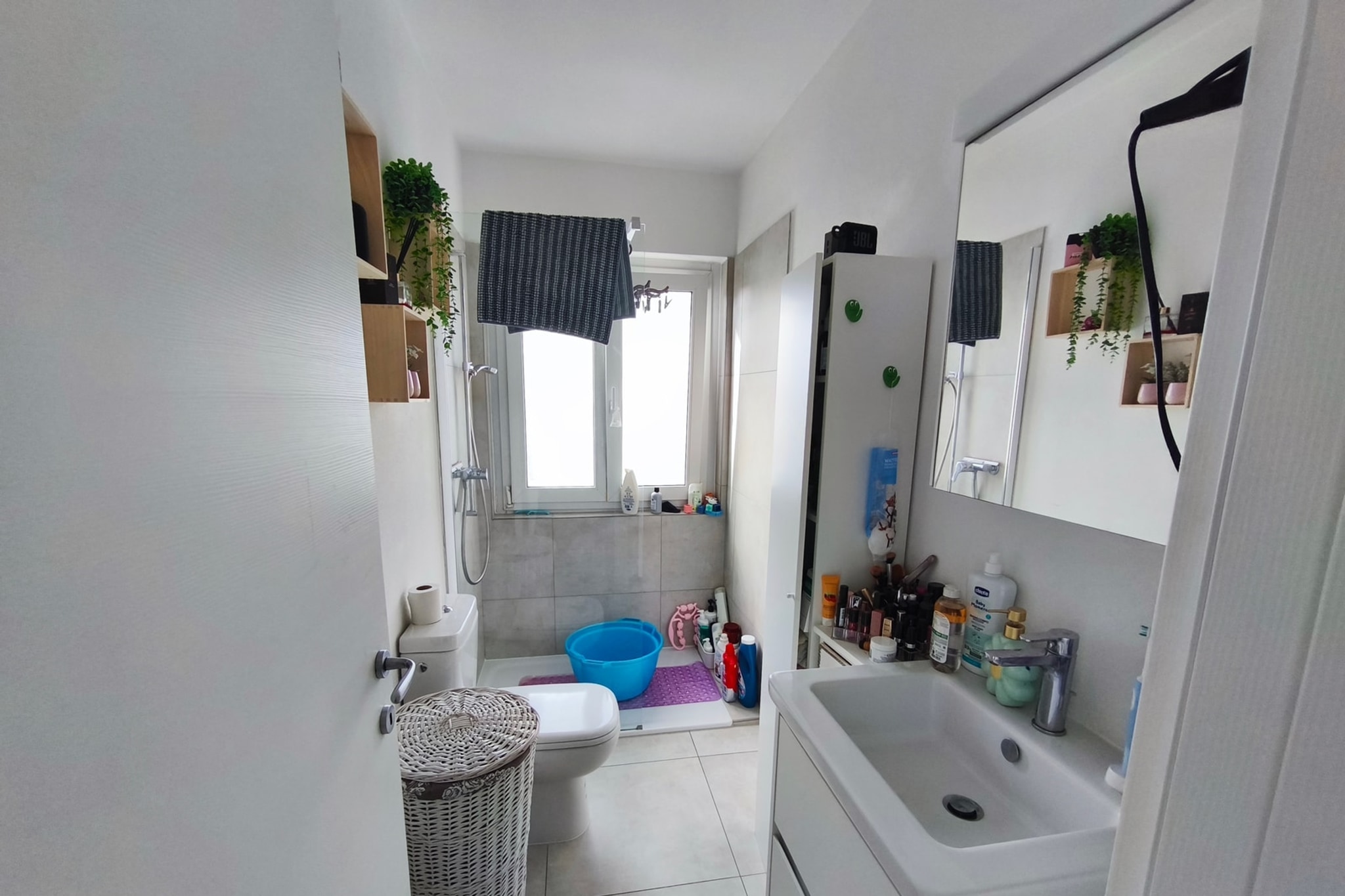 Moderno 3,5 con gradevole terrazzo e immediata disponibilità in piacevole contesto residenziale - Caslano - foto 11