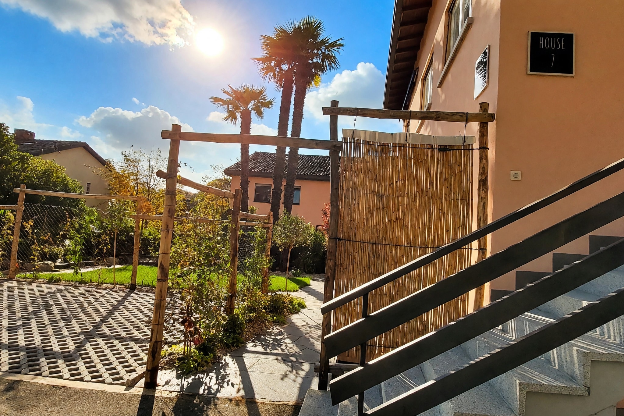 Spazioso appartamento 5,5 locali ristrutturato con giardino privato in stile mediterraneo, tre balconi e ambienti molto luminosi - Comano - foto 12