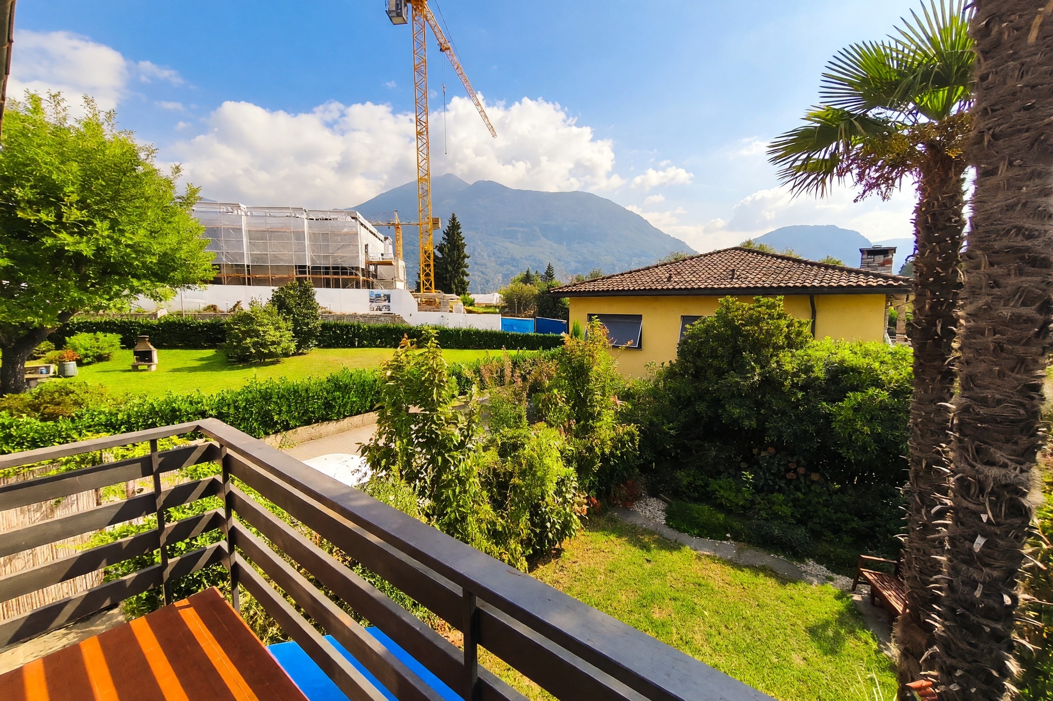 Spazioso appartamento 5,5 locali ristrutturato con giardino privato in stile mediterraneo, tre balconi e ambienti molto luminosi - Comano - foto 3