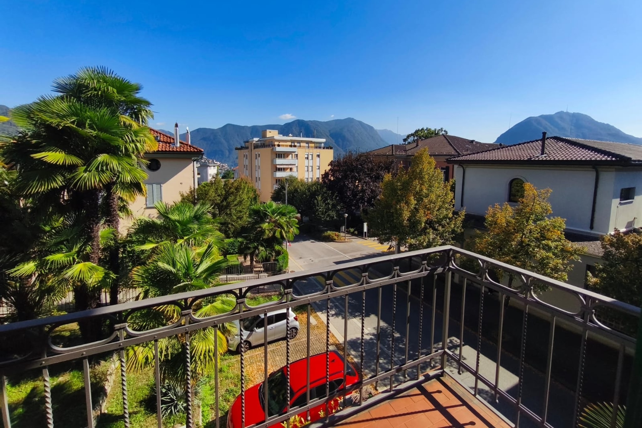 Elegante appartamento 4,5 locali ristrutturato in casa d’epoca con due balconi e ampia cucina abitabile - Massagno - foto 4