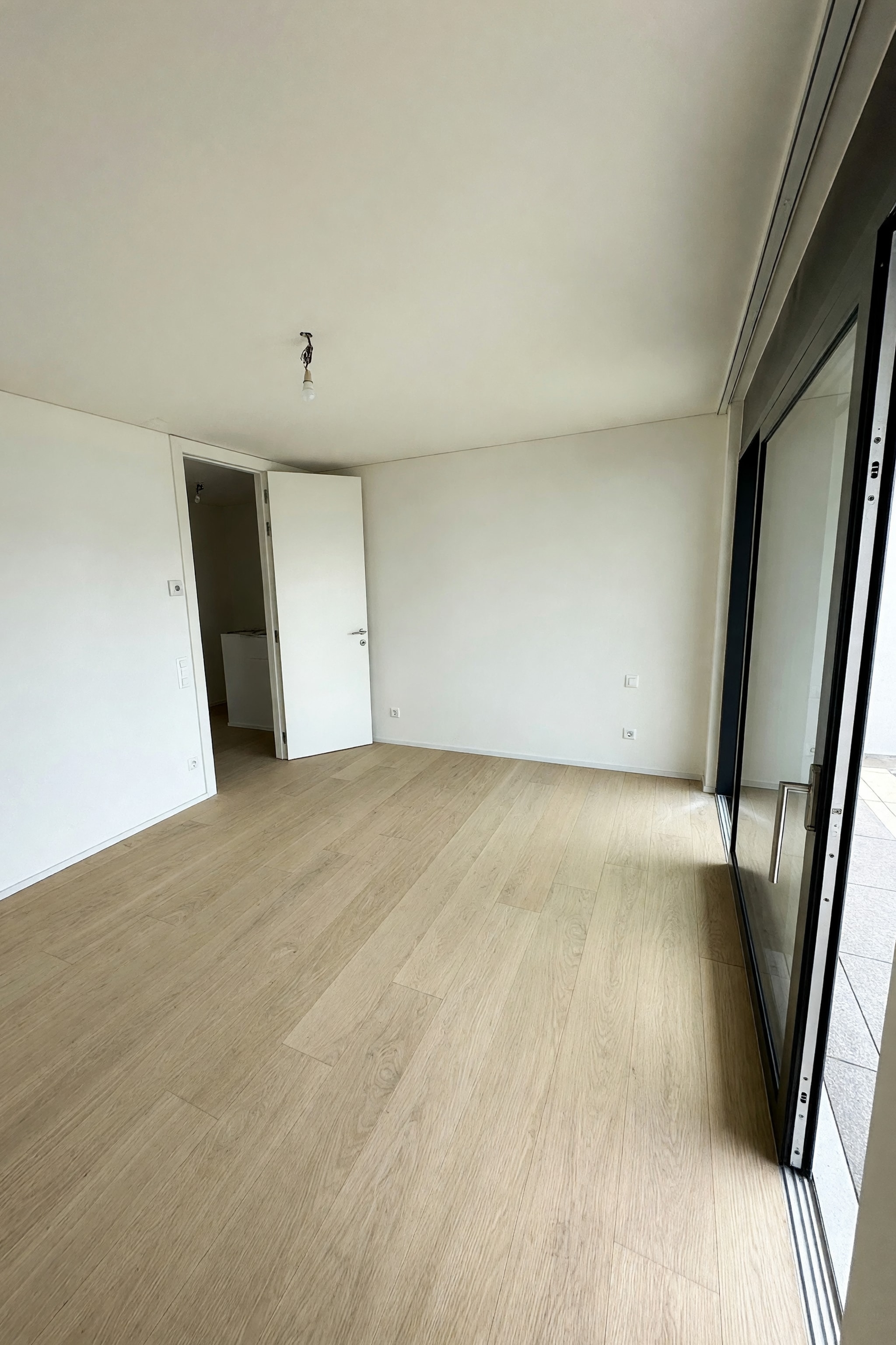 Elegante appartamento 3,5 locali di primo ingresso con terrazzo coperto e portico in moderno contesto residenziale - Caslano - foto 7