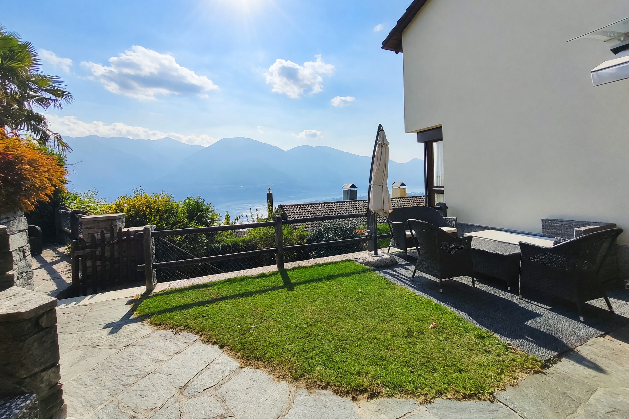 Splendida villa unifamiliare 5,5 locali con meravigliosa vista lago, giardino terrazzato e camino in contesto residenziale esclusivo - Orselina - foto 17
