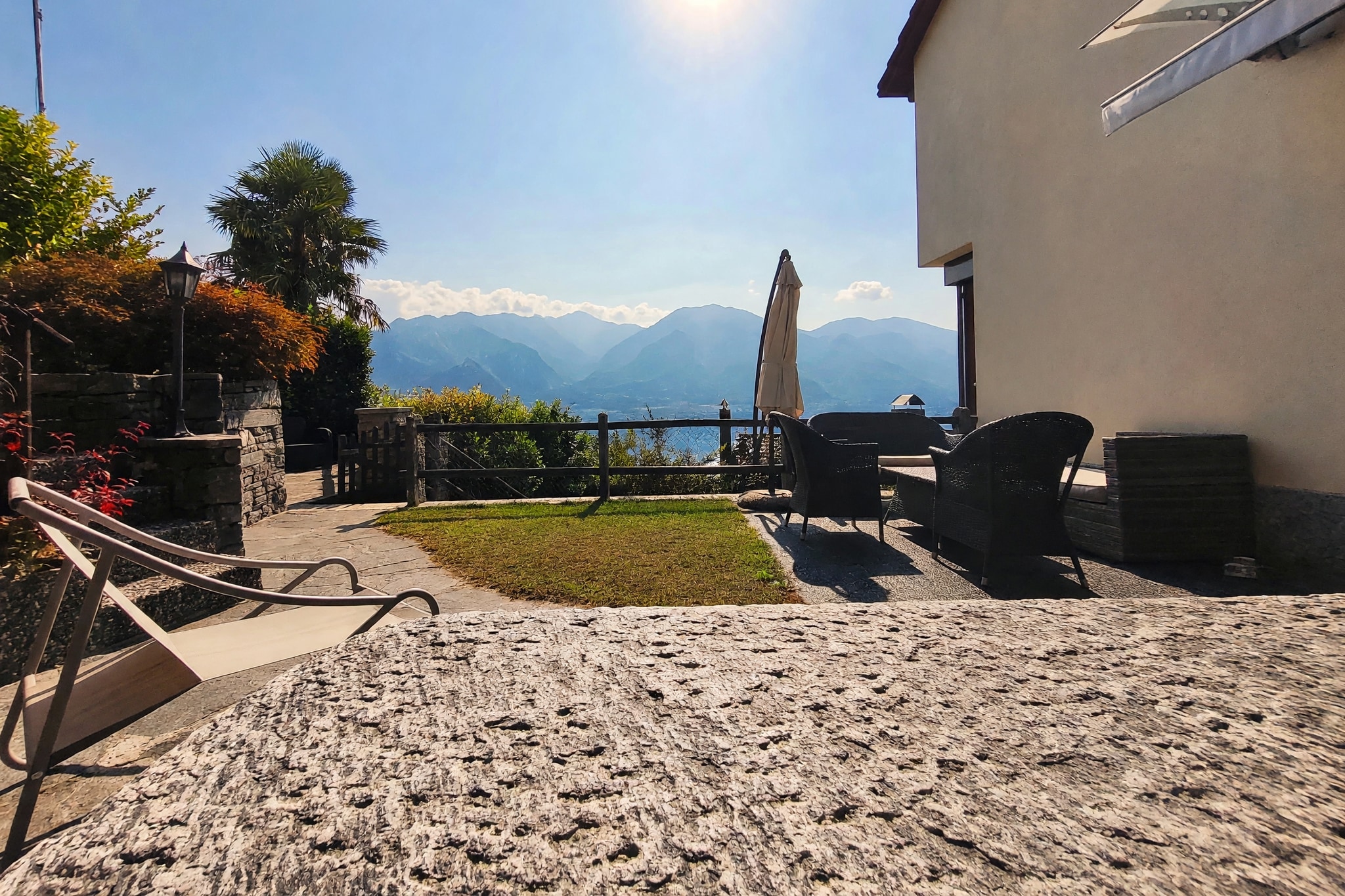 Splendida villa unifamiliare 5,5 locali con meravigliosa vista lago, giardino terrazzato e camino in contesto residenziale esclusivo - Orselina - foto 19