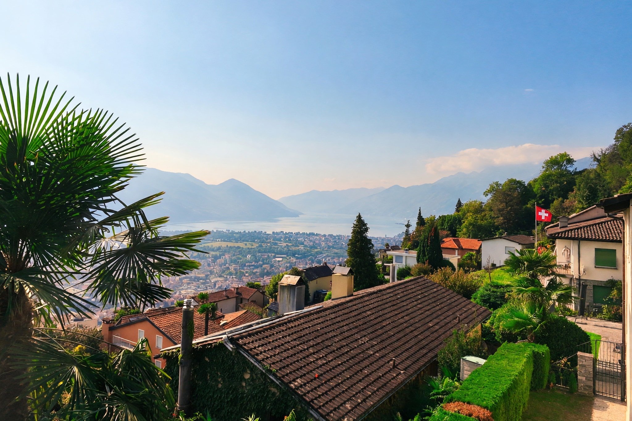 Splendida villa unifamiliare 5,5 locali con meravigliosa vista lago, giardino terrazzato e camino in contesto residenziale esclusivo - Orselina - foto 24