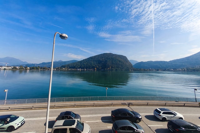 Ampio appartamento 4,5 locali rinnovato con terrazzo e stupenda vista lago in piccola palazzina di soli due appartamenti - Ponte Tresa