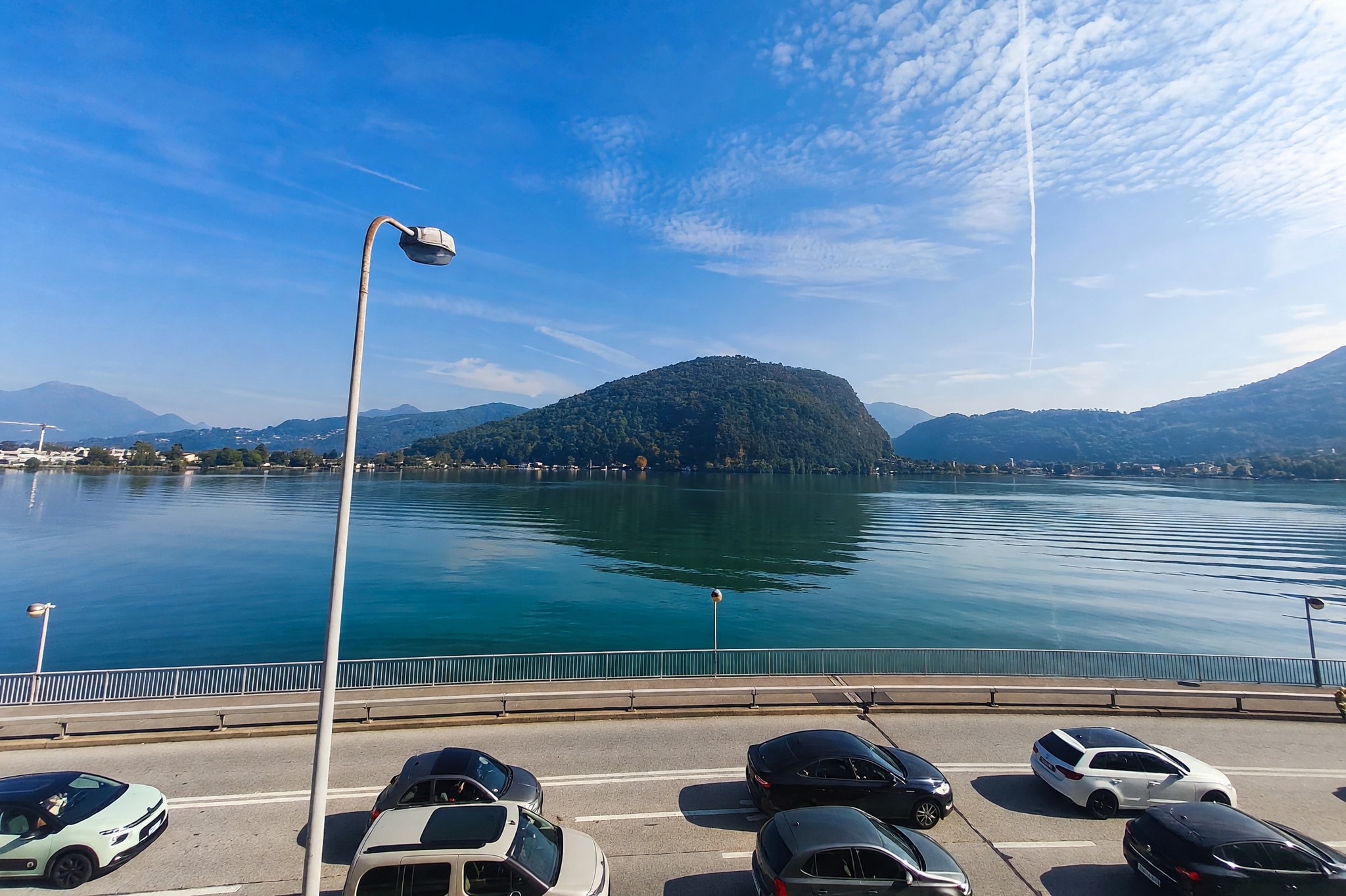 Ampio appartamento 4,5 locali rinnovato con terrazzo e stupenda vista lago in piccola palazzina di soli due appartamenti - Ponte Tresa